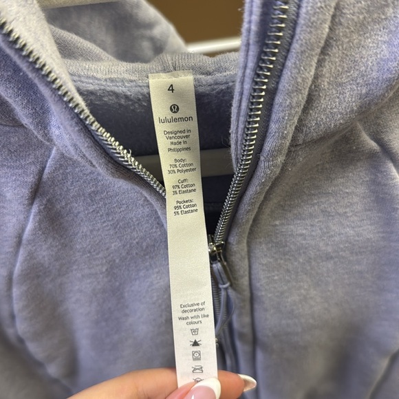 Lululemon Scuba Zip Up - Picture 4 of 5